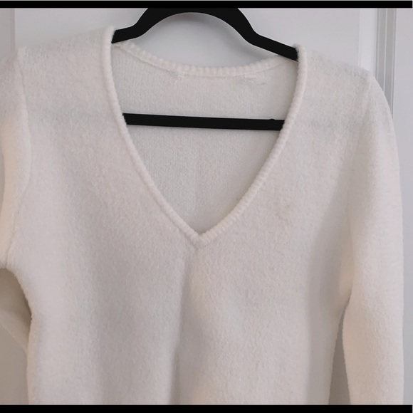 White v-neck Sweater - Picture 2 of 3